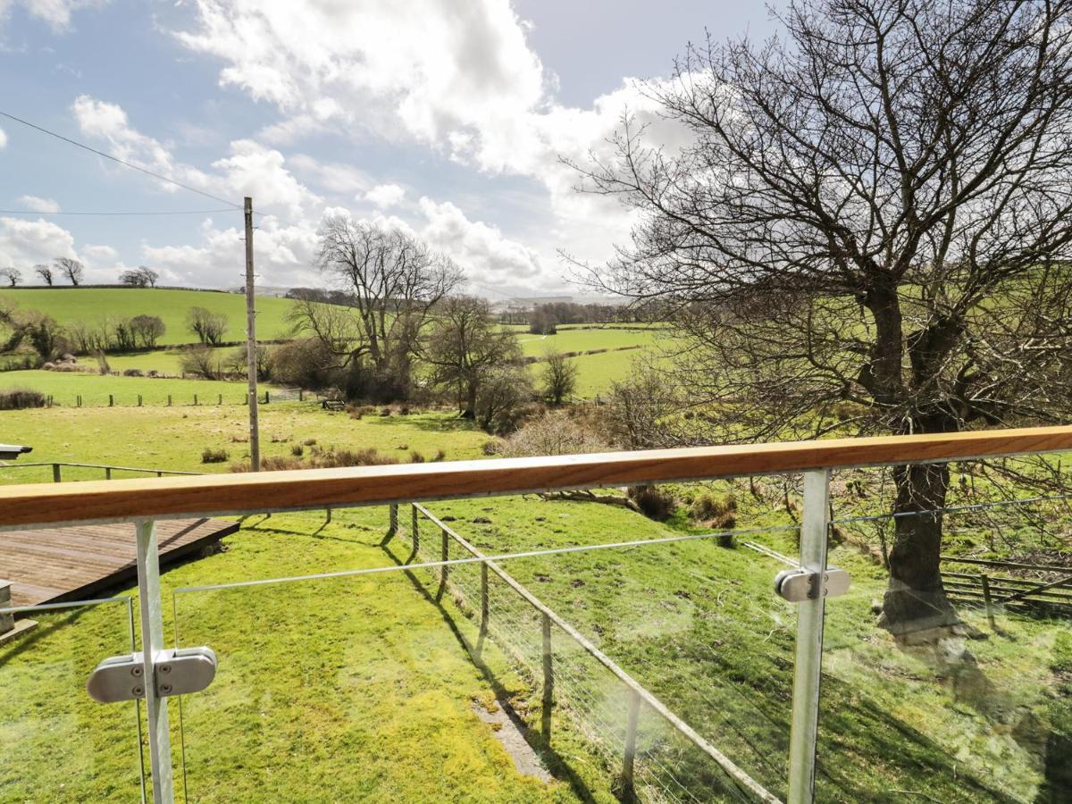 Tyddyn Isa Villa Denbigh Exterior photo
